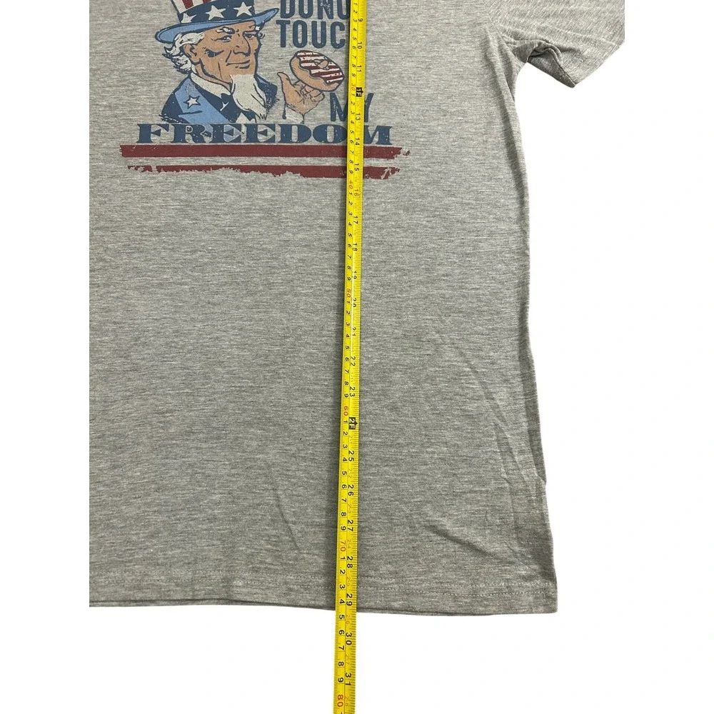 Donut Touch My Freedom T-Shirt Mens Medium Gray Excellent‎ Patriotic Graphic NWT